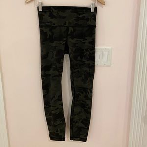 NEVER WORN Lululemon 7/8 Camo Leggings